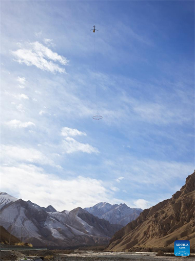 Primeiro sistema de detec??o eletromagnética transportado por helicóptero da China é implantado