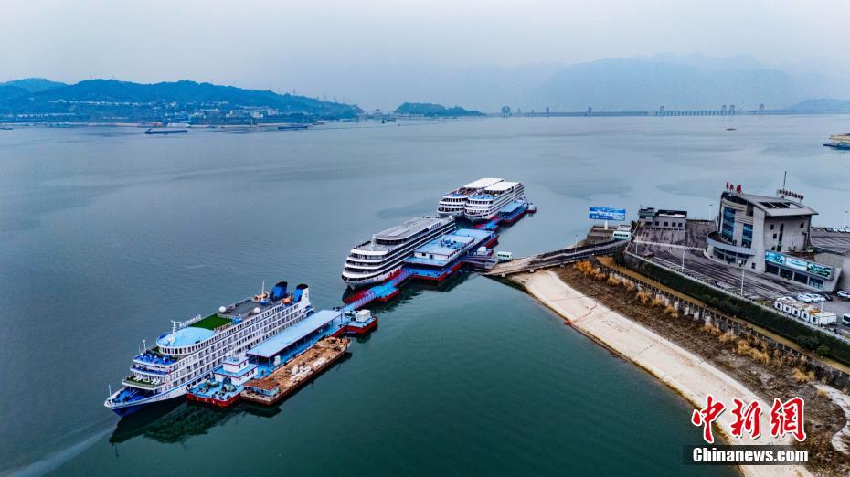 Movimenta??o de passageiros e carga no hub das Três Gargantas cresce durante Festival da Primavera