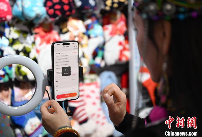 Comerciante de Yiwu recorre ao DeepSeek para aumentar encomendas nacionais e internacionais