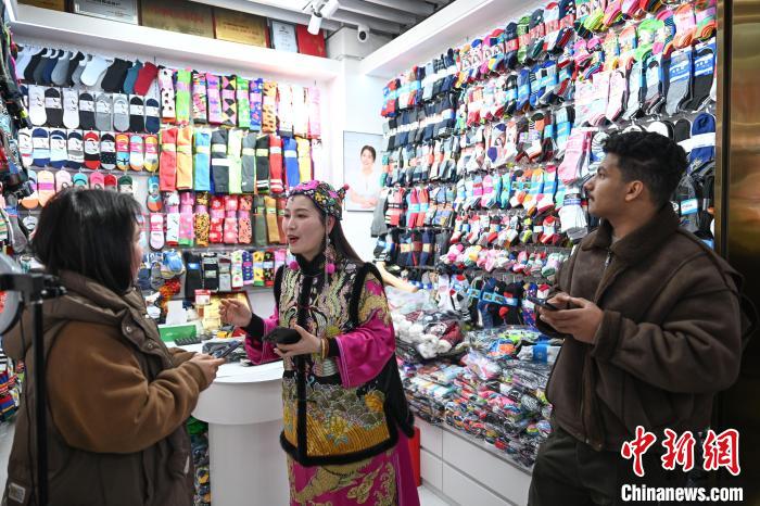 Comerciante de Yiwu recorre ao DeepSeek para aumentar encomendas nacionais e internacionais