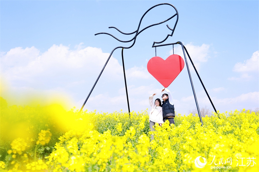 Nanjing: flores de colza impulsionam economia local