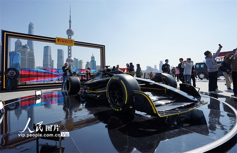 Shanghai: Exposi??o de carros em torno do Grande Prêmio da China de F1 é um sucesso