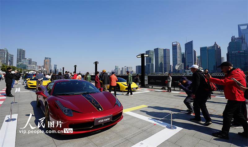 Shanghai: Exposi??o de carros em torno do Grande Prêmio da China de F1 é um sucesso