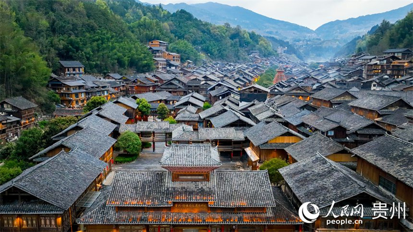 Galeria: Vista aérea da aldeia étnica Dong de Zhaoxing, em Guizhou