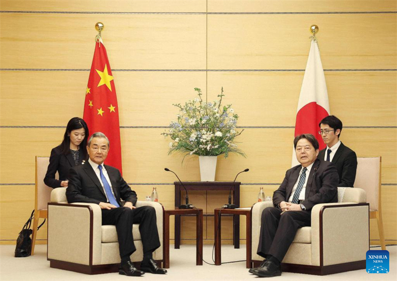 China, Jap?o e República da Coreia concordam em aumentar confian?a mútua e aprofundar coopera??o, diz Wang Yi