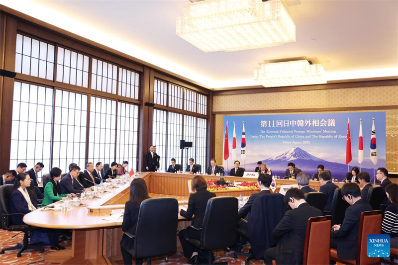 China, Jap?o e República da Coreia concordam em aumentar confian?a mútua e aprofundar coopera??o, diz Wang Yi