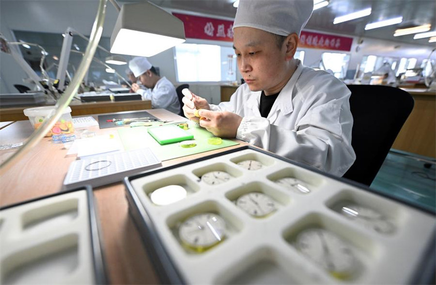 Fabricante de relógios chinesa SEA-GULL comemora 70o aniversário do primeiro relógio chicês em Tianjin