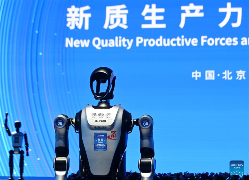 Rob?s humanoides em destaque no Fórum Zhongguancun de 2025