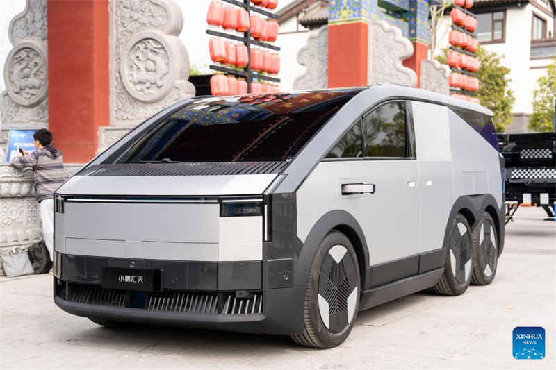 Carro voador da XPENG realiza voo de teste na Província de Hunan, centro da China