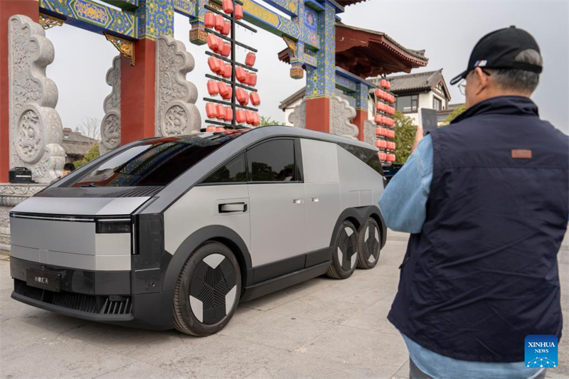 Carro voador da XPENG realiza voo de teste na Província de Hunan, centro da China