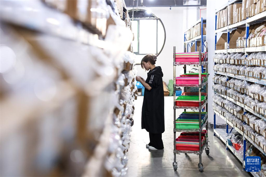 Zhejiang: Pequenos bot?es trazem grande mercado