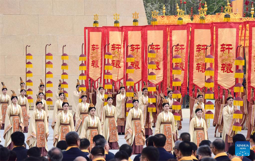 Grande cerim?nia adora o lendário antepassado Huangdi em Henan, na China