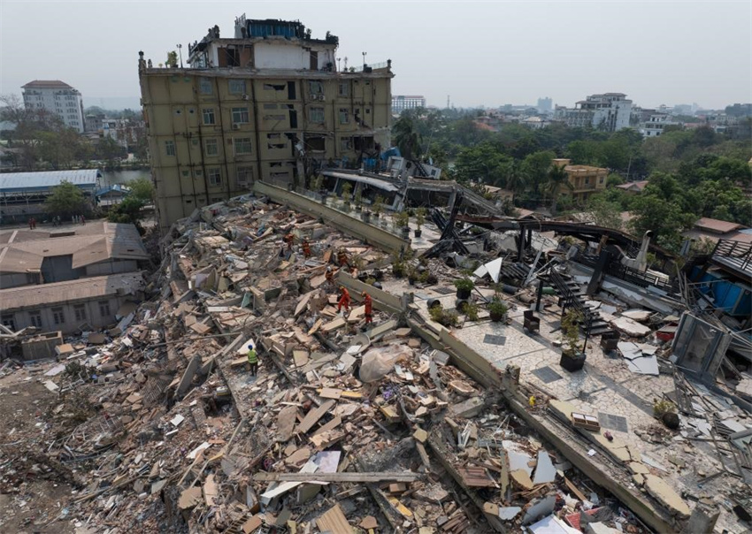 Terremoto em Mianmar deixa 3.003 mortos e 4.515 feridos