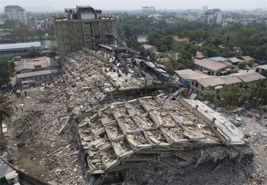 Terremoto em Mianmar deixa 3.003 mortos e 4.515 feridos