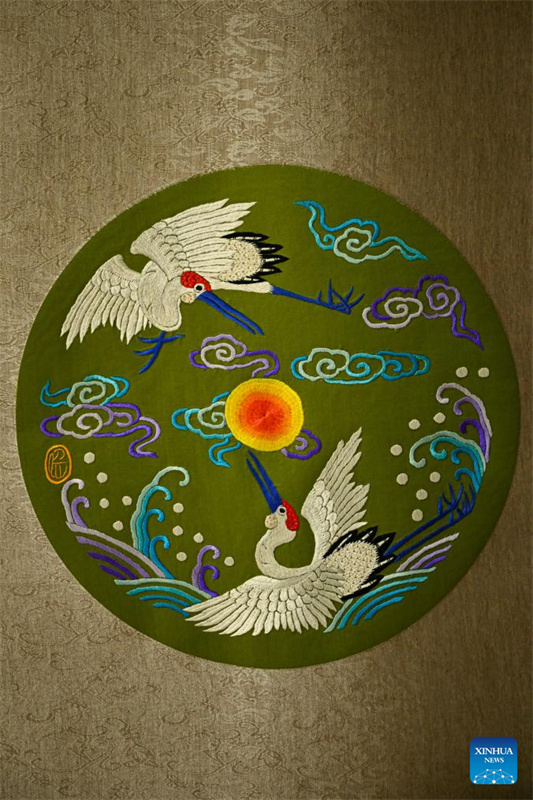 Ren Wei, herdeira da arte de bordado Han em Hubei