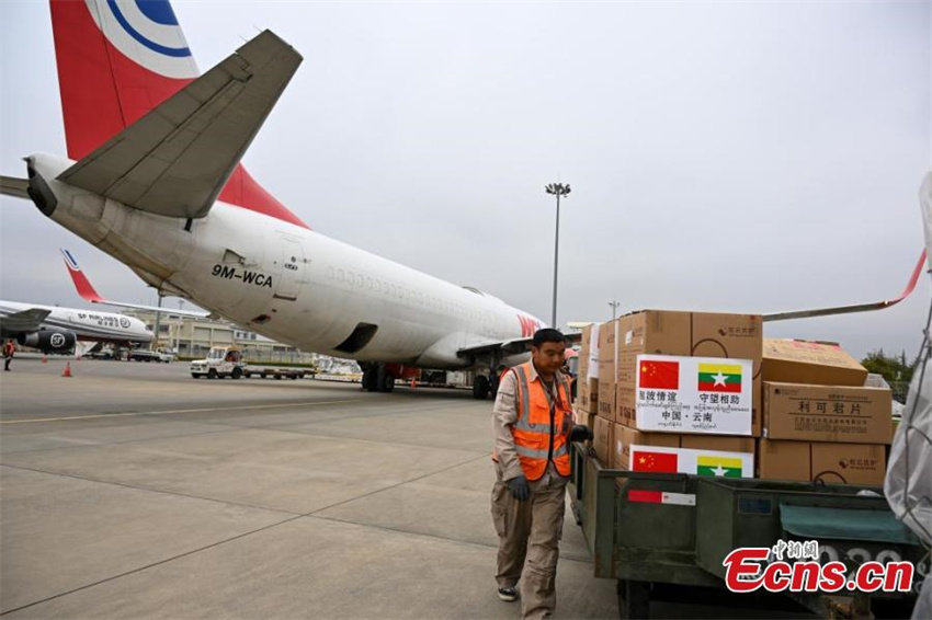 Província chinesa de Yunnan envia quarto lote de suprimentos de emergência para Mianmar