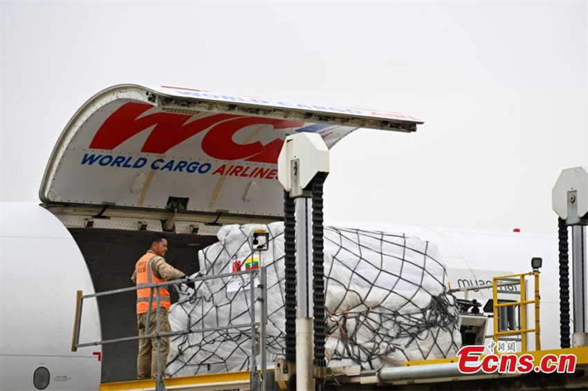 Província chinesa de Yunnan envia quarto lote de suprimentos de emergência para Mianmar