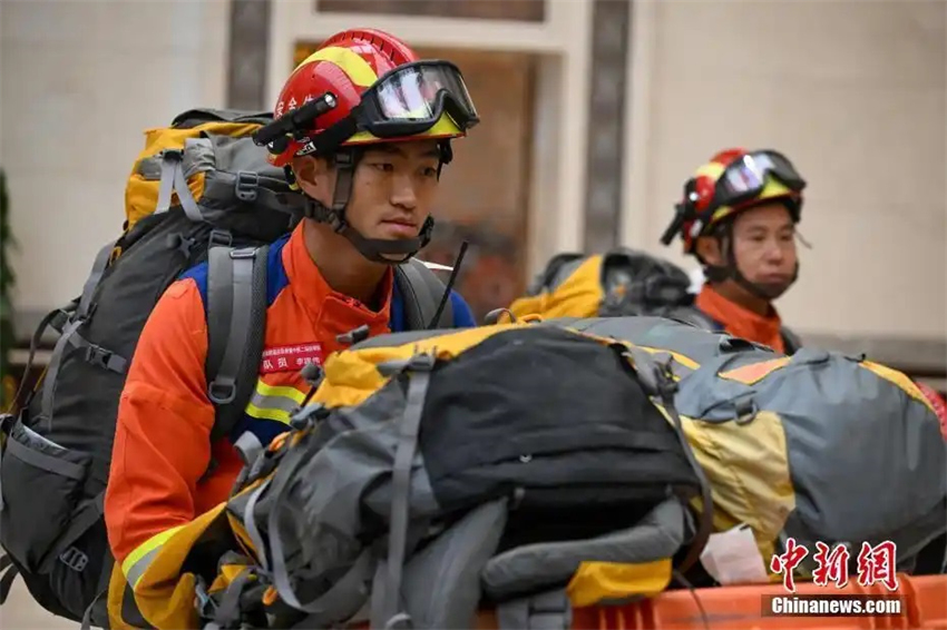 Equipe de resgate da província chinesa de Yunnan completa resposta a terremoto em Mianmar