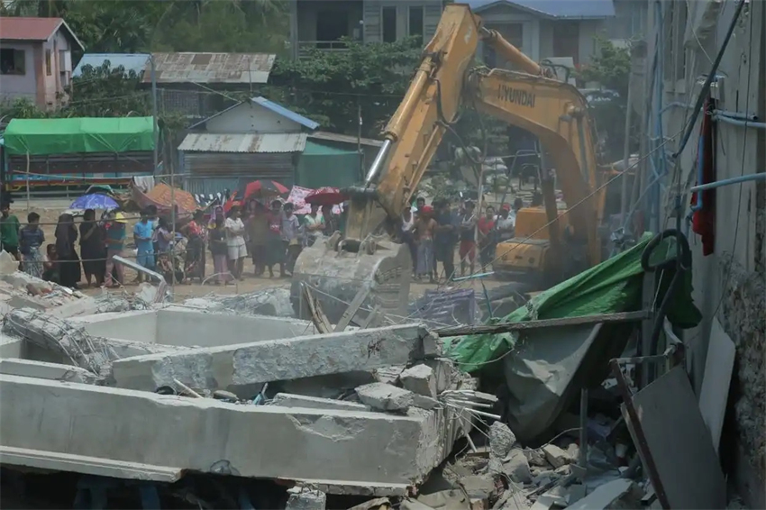 Número de mortos no terremoto de Mianmar sobe para 3.471; terceiro lote de suprimentos da China chega