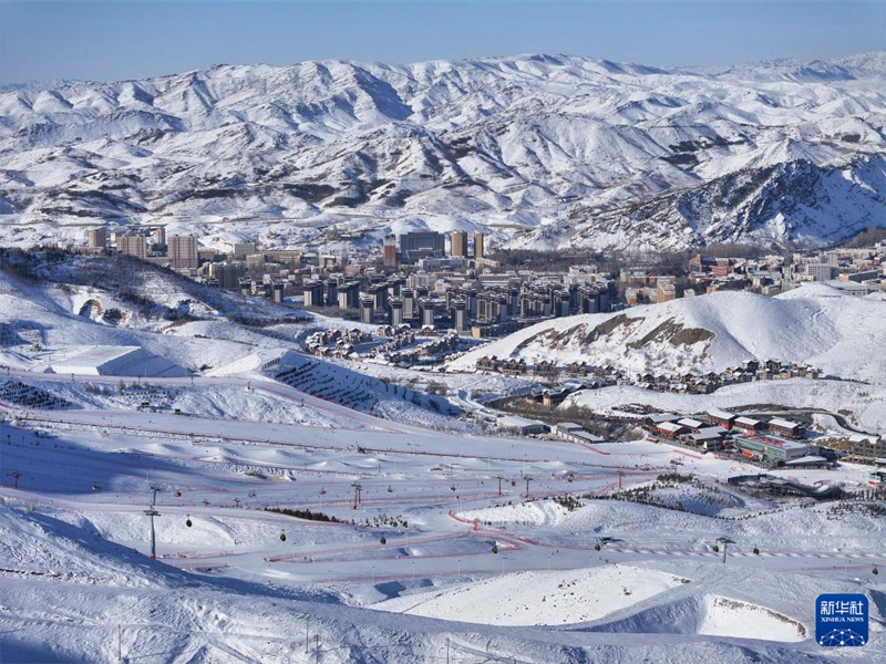 Esportes de neve tornam-se novo cart?o-postal do turismo cultural em Xinjiang