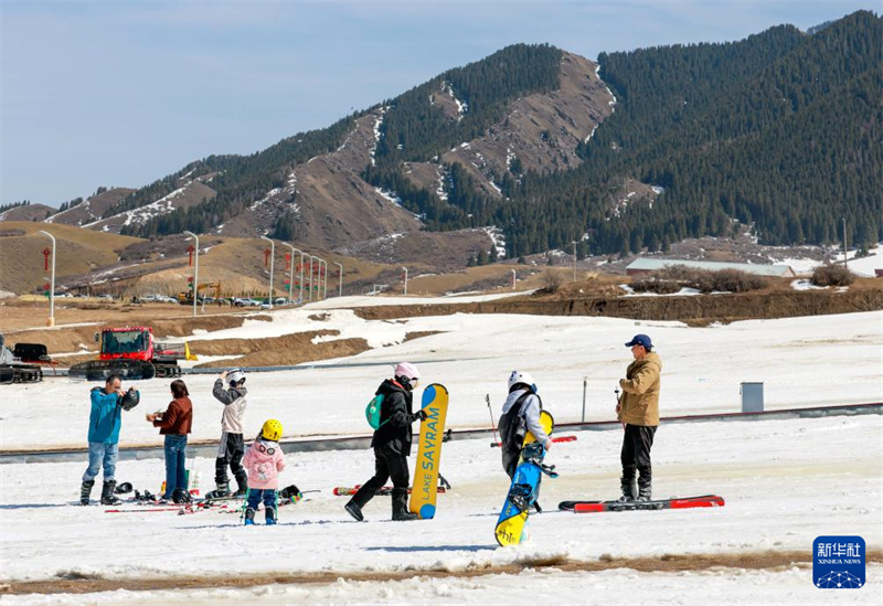 Esportes de neve tornam-se novo cart?o-postal do turismo cultural em Xinjiang