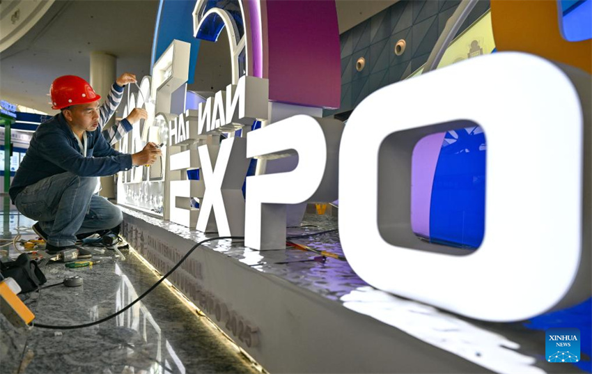 5a Exposi??o Internacional de Produtos de Consumo da China em prepara??o em Haikou, sul da China