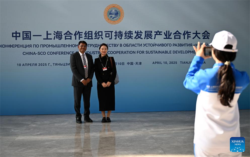 Membros da OCS assinam acordos de coopera??o industrial totalizando 4,8 bilh?es de yuans em Tianjin