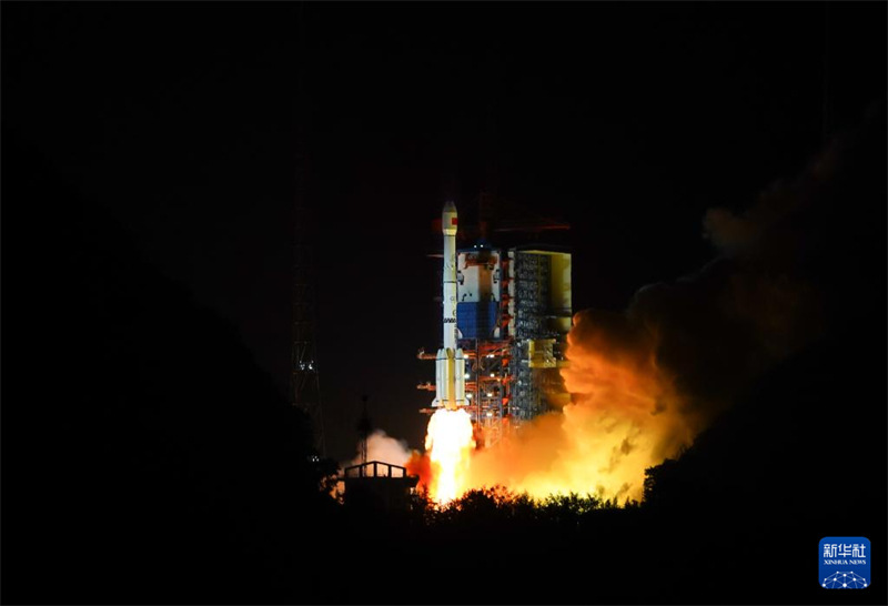 China lan?a novo satélite de teste para tecnologia de comunica??o com sucesso