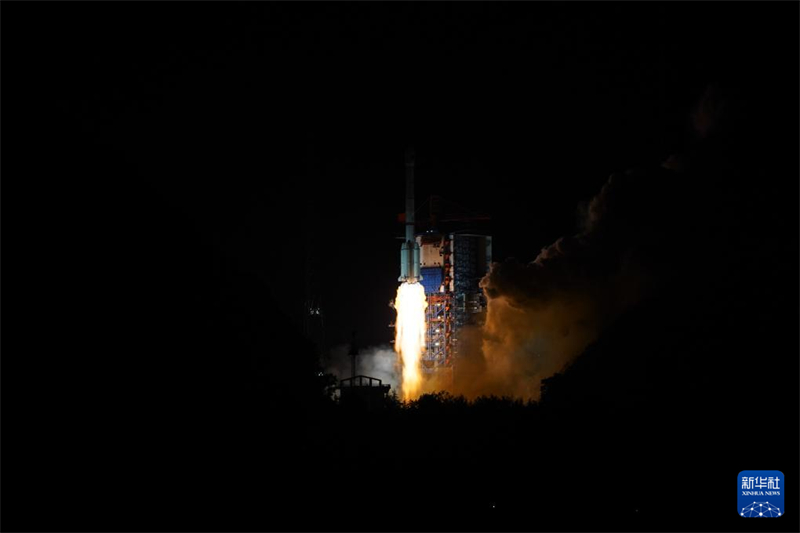 China lan?a novo satélite de teste para tecnologia de comunica??o com sucesso