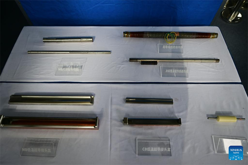 China entrega componentes-chave para o maior 