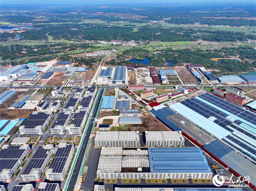 Telhados fotovoltaicos economizam energia e aumentam a eficiência em Jiangxi, sul da China