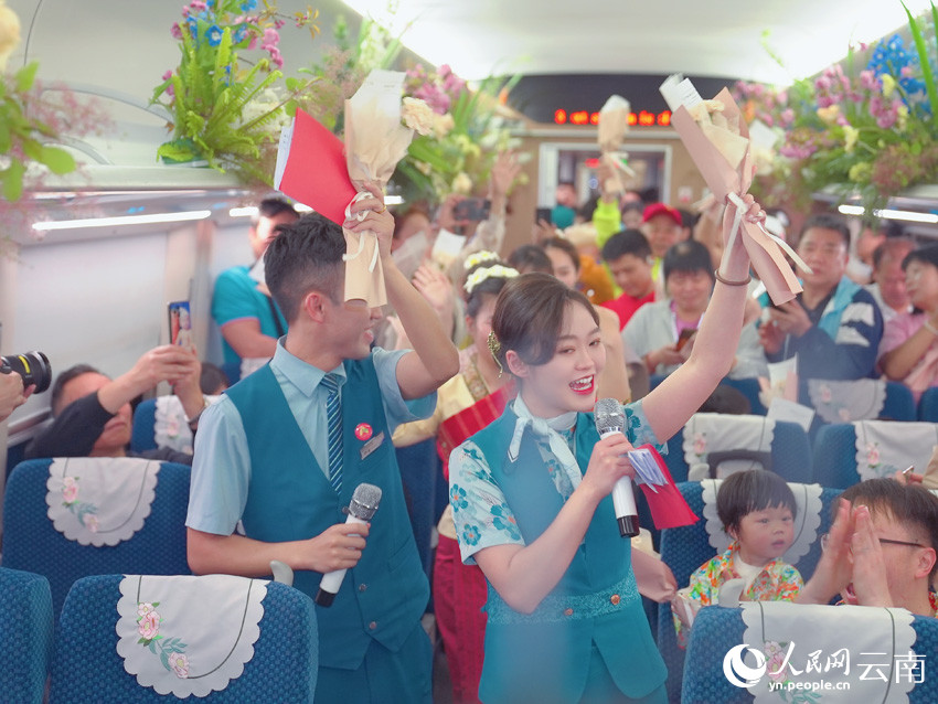 Ferrovia China-Laos comemora segundo aniversário