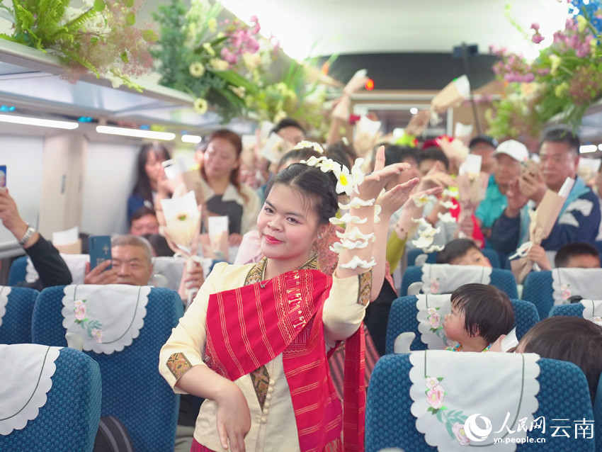 Ferrovia China-Laos comemora segundo aniversário