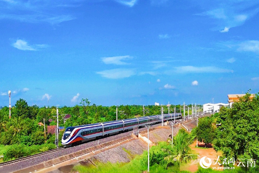 Ferrovia China-Laos comemora segundo aniversário
