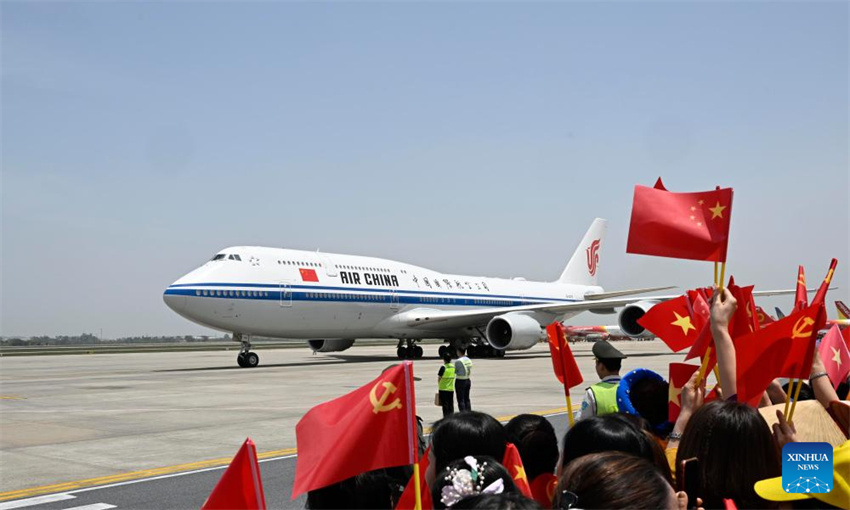 Xi Jinping chega a Hanói para visita de Estado ao Vietn?