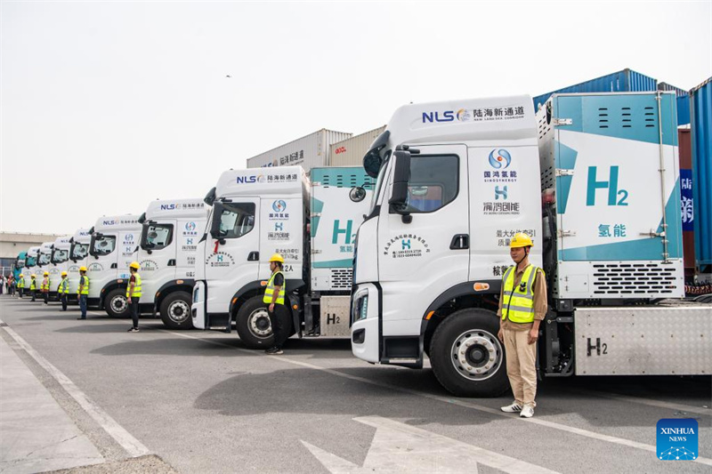 China lan?a primeira rota inter-regional para caminh?es movidos a hidrogênio