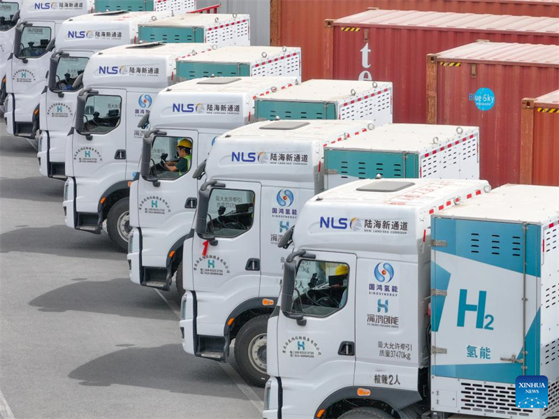 China lan?a primeira rota inter-regional para caminh?es movidos a hidrogênio