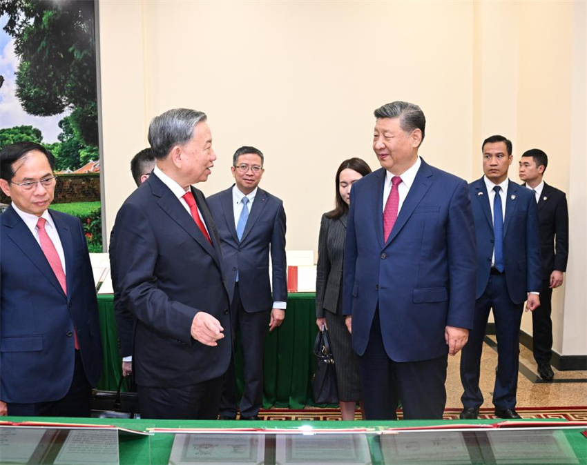 Xi Jinping pede aprofundamento da constru??o da comunidade China-Vietn? com futuro compartilhado