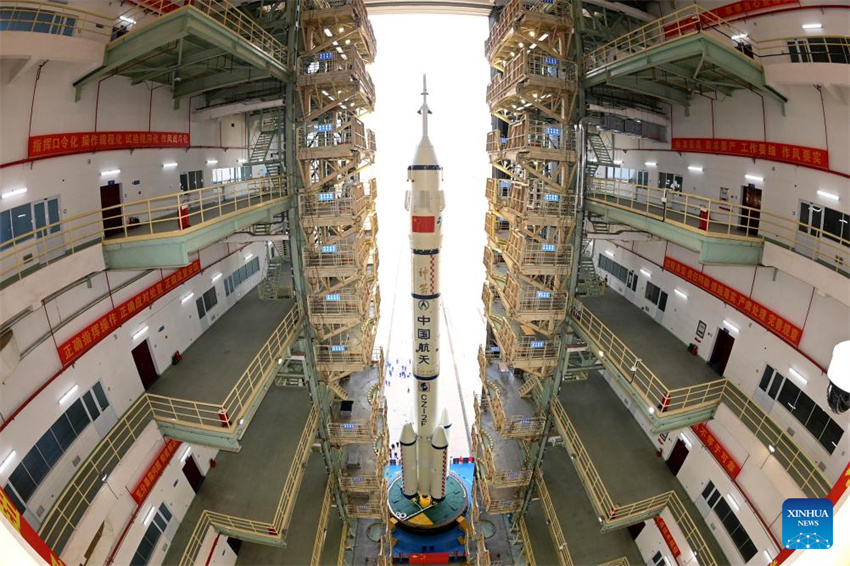 China se prepara para lan?ar a nave espacial tripulada Shenzhou-20