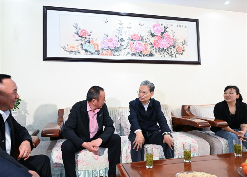 Chefe do Legislativo chinês pede manuten??o da confian?a e alavancagem da for?a