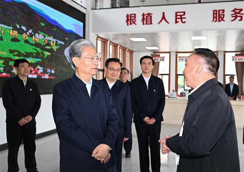 Chefe do Legislativo chinês pede manuten??o da confian?a e alavancagem da for?a