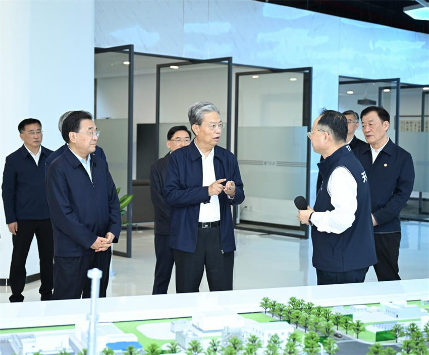 Chefe do Legislativo chinês pede manuten??o da confian?a e alavancagem da for?a