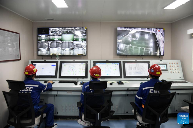 Embarca??o inteligente para aquicultura em alto mar comissionada em Qingdao