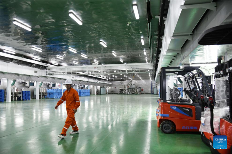 Embarca??o inteligente para aquicultura em alto mar comissionada em Qingdao