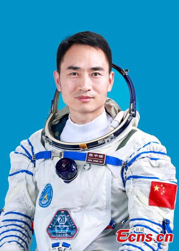 China revela tripula??o da Shenzhou-20 para miss?o da esta??o espacial