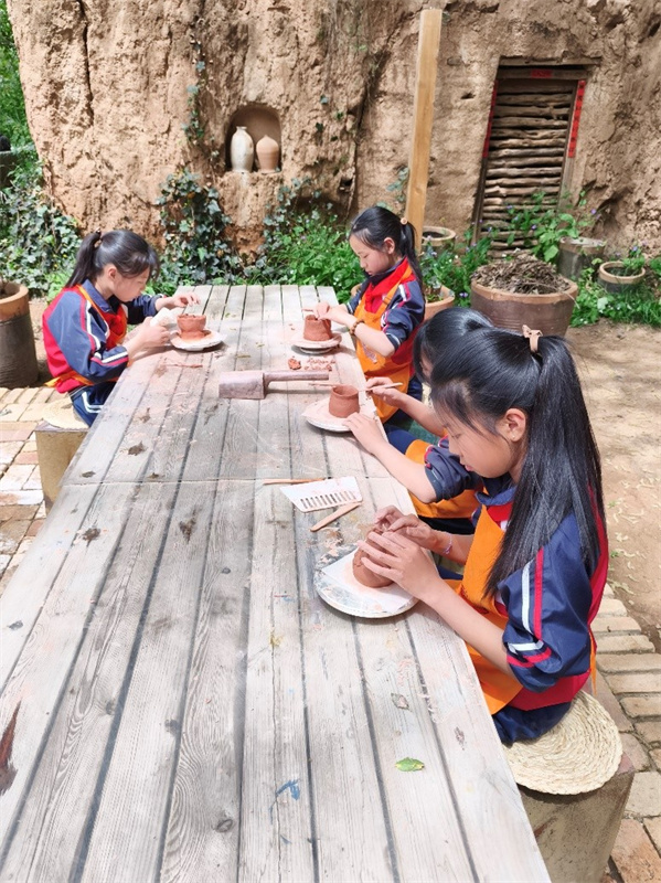 Luoyang: vila Aihe promove estética rústica no interior de Henan