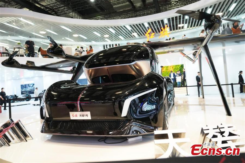 Carros voadores ganham destaque na Auto Shanghai 2025