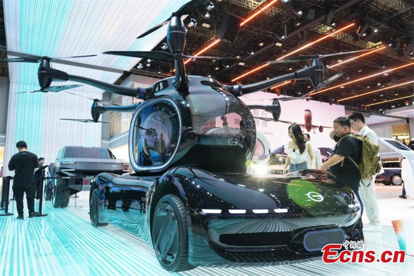 Carros voadores ganham destaque na Auto Shanghai 2025