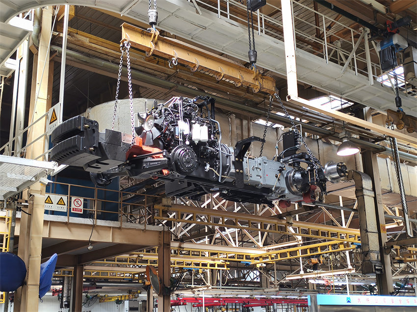 China YTO: um trator sai da linha de produ??o a cada três minutos