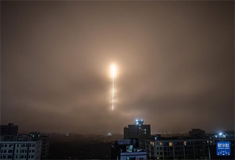 China lan?a grupo de satélites de internet